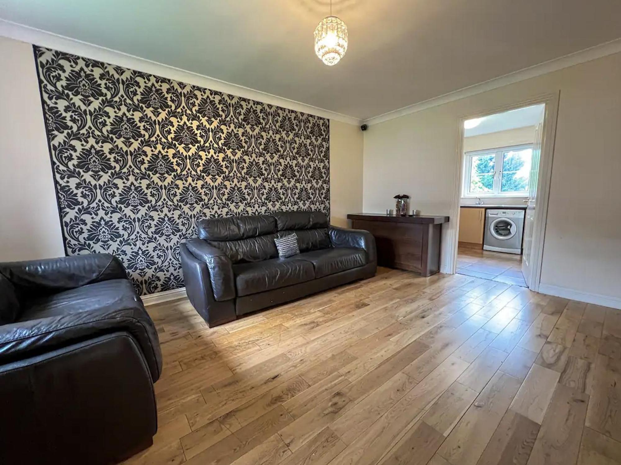 Glasgow Central - Entire House - Free Parking , Free Super Fast Wifi , Private Garden & Parking Security Eksteriør billede