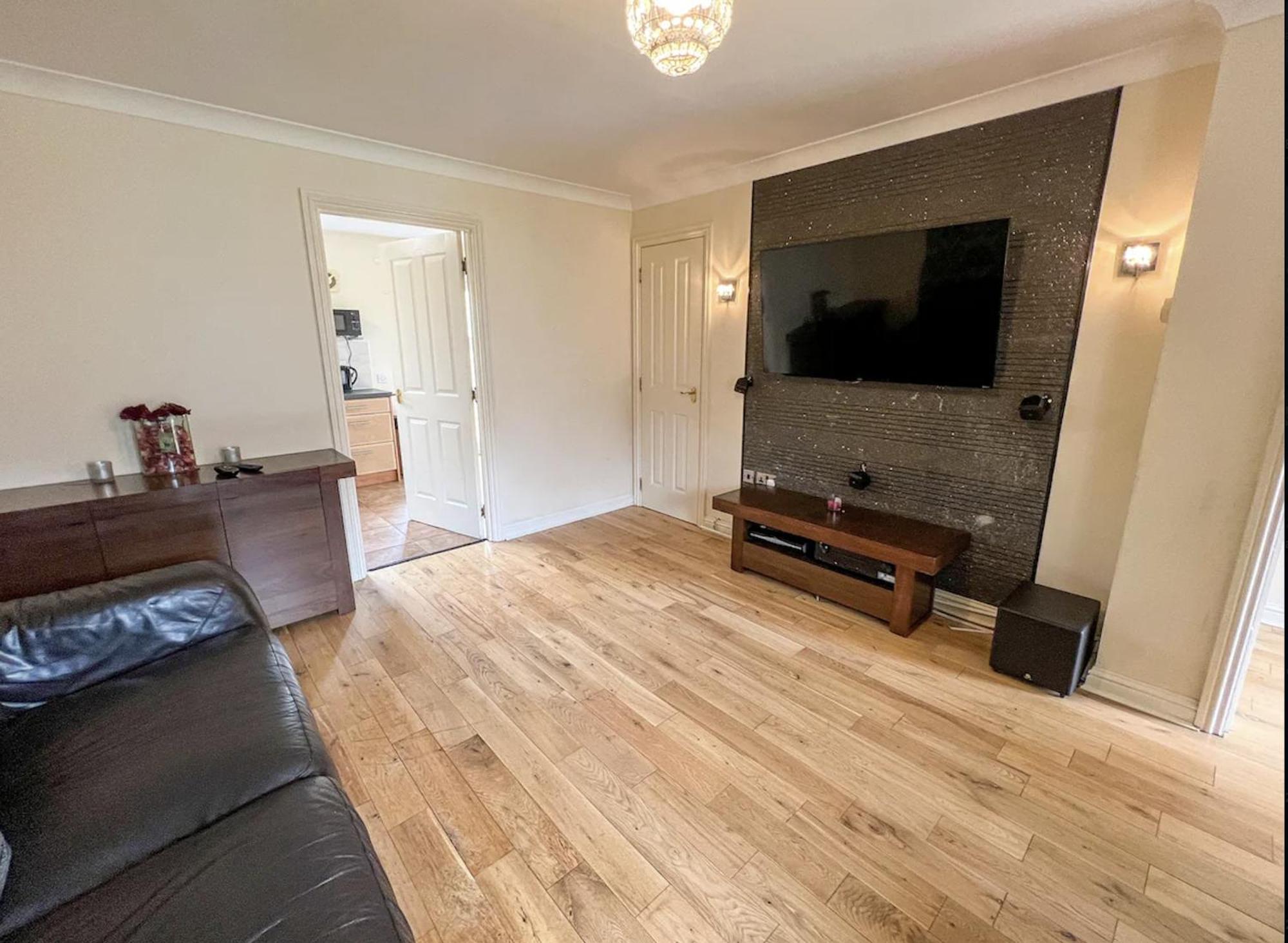 Glasgow Central - Entire House - Free Parking , Free Super Fast Wifi , Private Garden & Parking Security Eksteriør billede