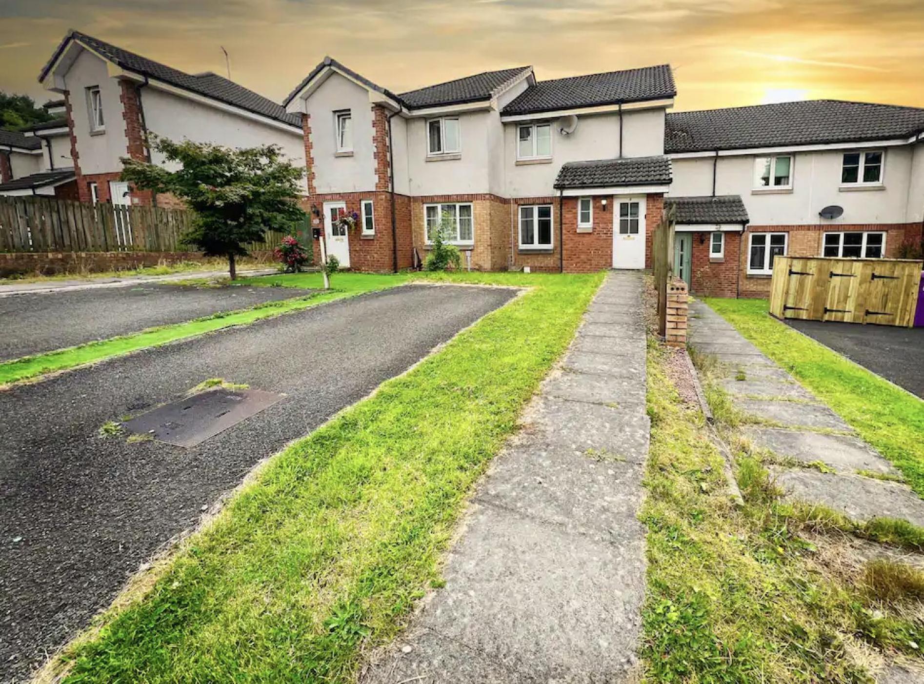 Glasgow Central - Entire House - Free Parking , Free Super Fast Wifi , Private Garden & Parking Security Eksteriør billede
